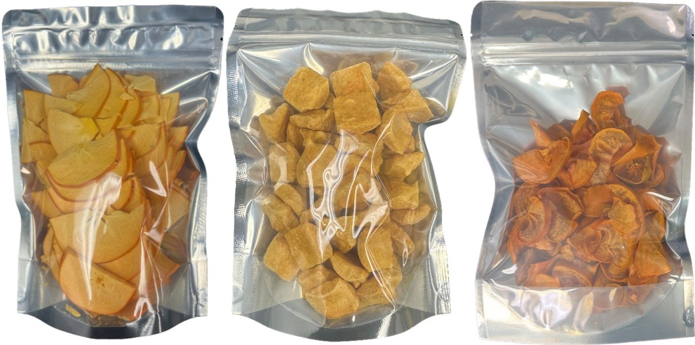 Packaging of freeze-dried persimmon slices (left), pureed pieces (center), and dehydrated slices (right).